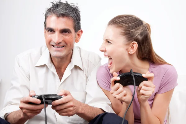 Pareja jugando juegos de ordenador —  Fotos de Stock