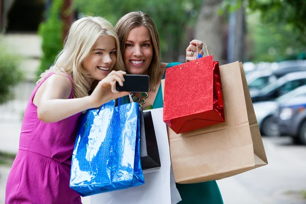Shopping-Frauen fotografieren — Stockfoto