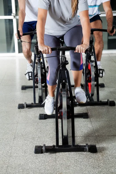 Baixa seção de bicicletas de exercício — Fotografia de Stock