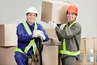 foremen karton kutular depo yükleme