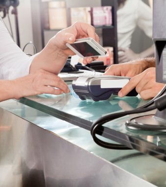 NFC kullanarak mobilephone ile ödeme müşteri