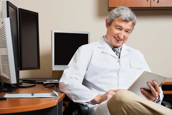 Happy Doctor Holding Digital Tablet — Stock Photo, Image