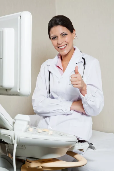 Radiologist Gesturing Thumbs Up — Stock Photo, Image