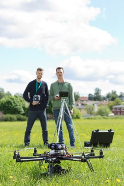 uav helikopter uzaktan kumanda holding teknisyenleri