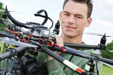 UAV octocopter tutan mühendisi