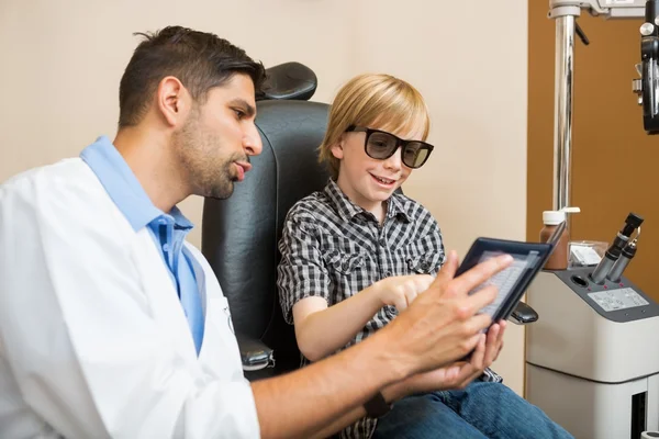 Young Boy Taking Stereoacuity Test — Stock Photo, Image