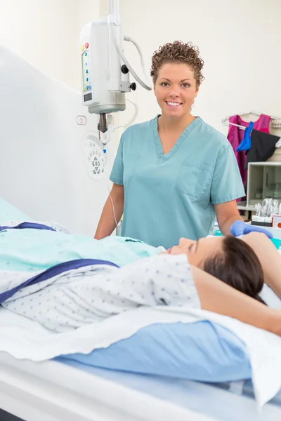 Nurse With Patient In CT Scan Room — Stock Photo, Image