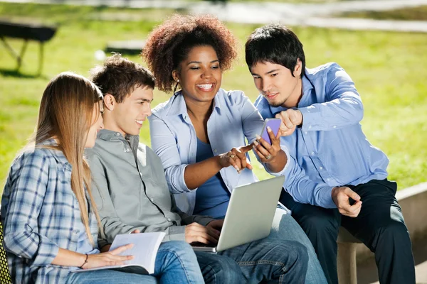 Students With Using Mobilephone In University Campus — Stock Photo, Image