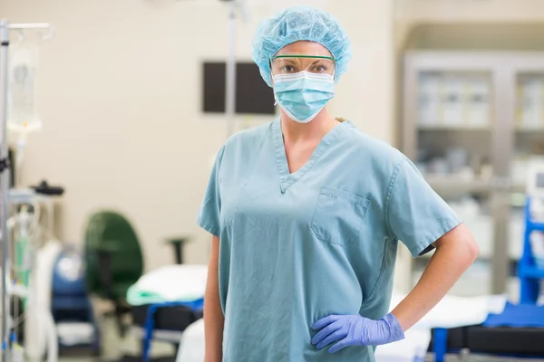 Анестезиолог в хирургическом театре — стоковое фото