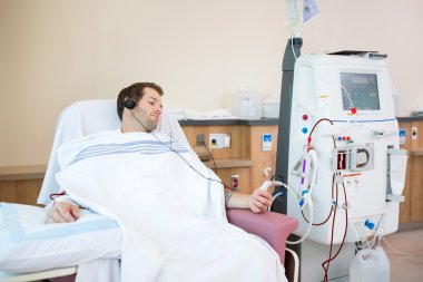 hasta renal diyaliz alırken müzik