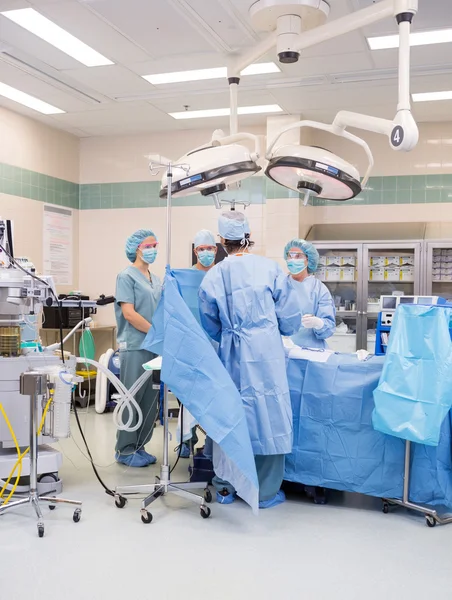 Teatro quirúrgico de cuerpo entero — Foto de Stock