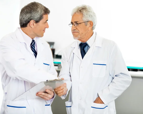 Researchers Shaking Hands — Stock Photo, Image
