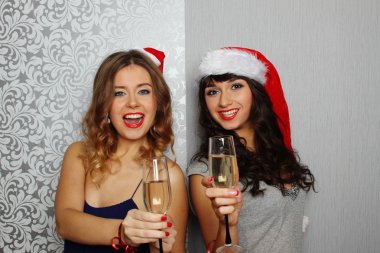 yılbaşı partisinde kız