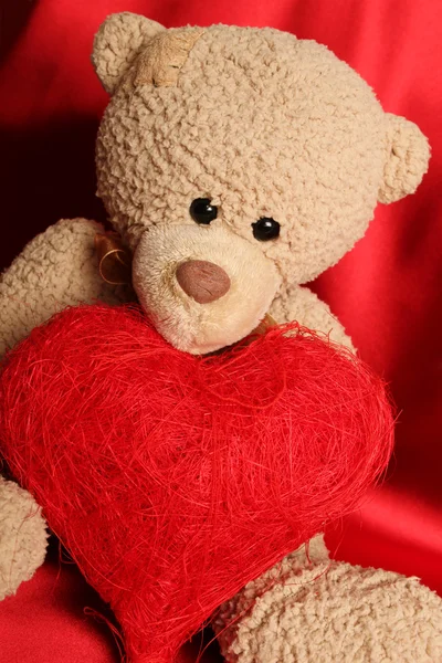 Oso de peluche con corazón — Foto de Stock