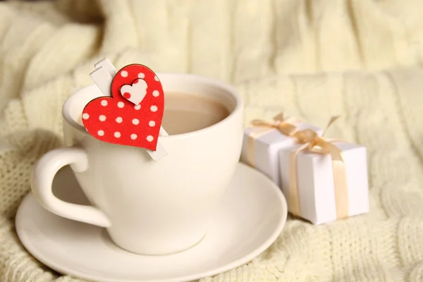 Café e presentes para entes queridos — Fotografia de Stock