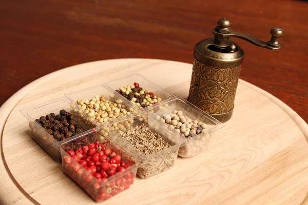 Spices and Mill — Stock Photo, Image