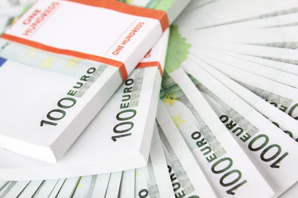 Stapel van 100 euro rekeningen — Stockfoto