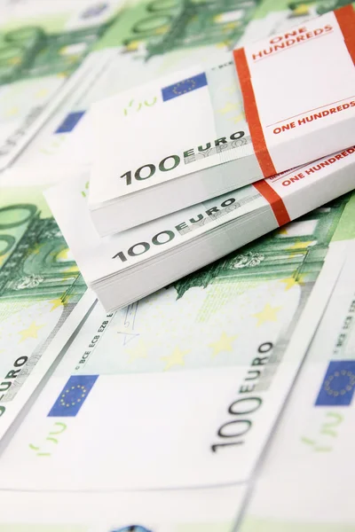 Stapel van 100 euro rekeningen — Stockfoto