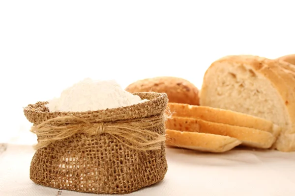 Bread and flour — Stock Photo, Image