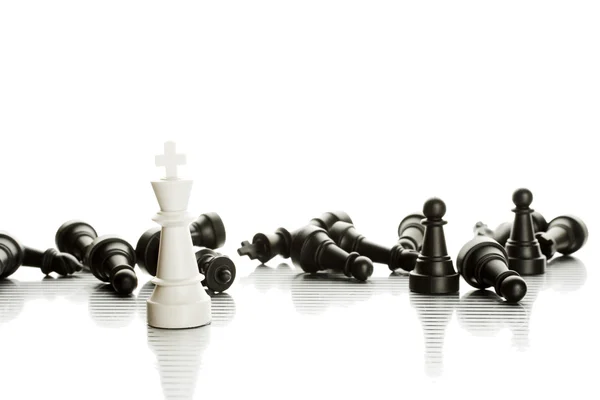 Чорно-білі шахові фігури — стокове фото