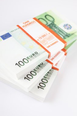 100 euro fatura yığınını