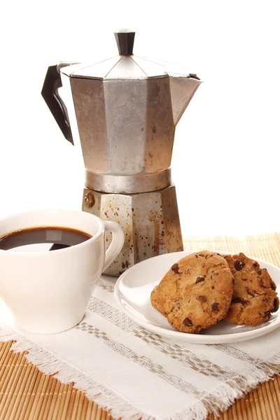 Galletas de chocolate y una taza de café — Foto de Stock