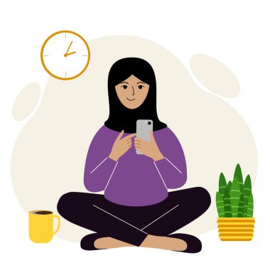 Siyah başörtülü bir kadın bacak bacak üstüne atmış ve cep telefonu üzerinde çalışıyor. İnternet üzerinden uzaktan çalışma ya da iletişim. Vektör düz resimleme.
