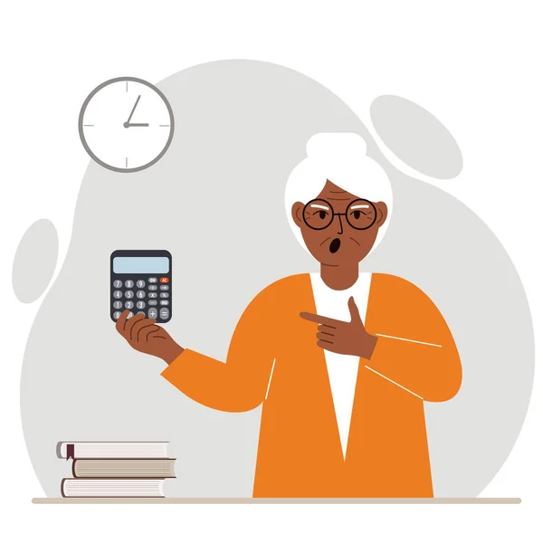 Naštvaná ječící babička drží v ruce digitální kalkulačku a druhou rukou ukazuje na kalkulačku. — Stockový vektor
