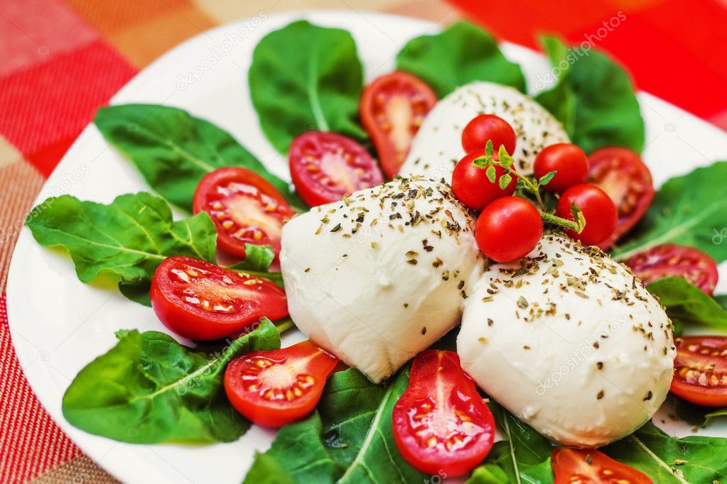 Mozzarella, arugula & tomato salad