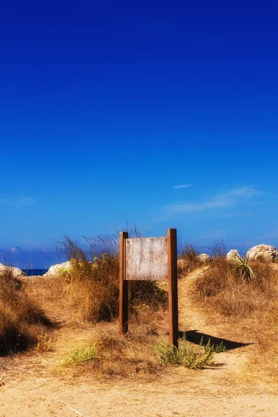 Prázdný znak na chalikounas pláži, Korfu — Stock fotografie