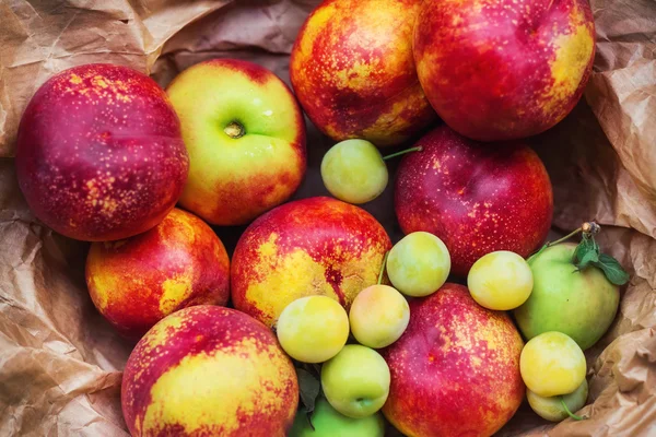 Una varietà di frutti colorati — Foto Stock