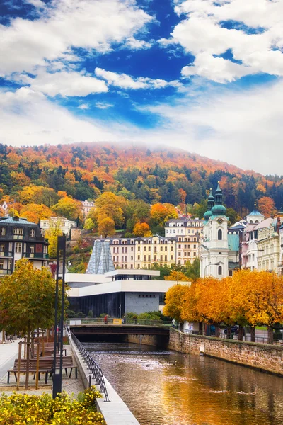 Centro da cidade em Karlovy Vary, República Checa — Fotografia de Stock