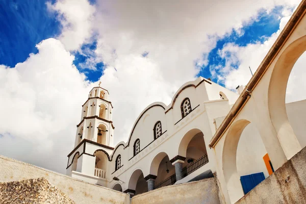 Kerk in pyrgos village, santorini, Griekenland — Stockfoto
