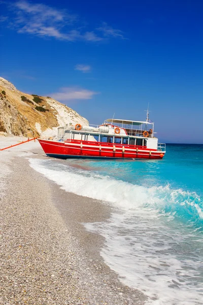 Boat on Lalaria Beach, Skiathos Island, Greece — Stock Photo, Image