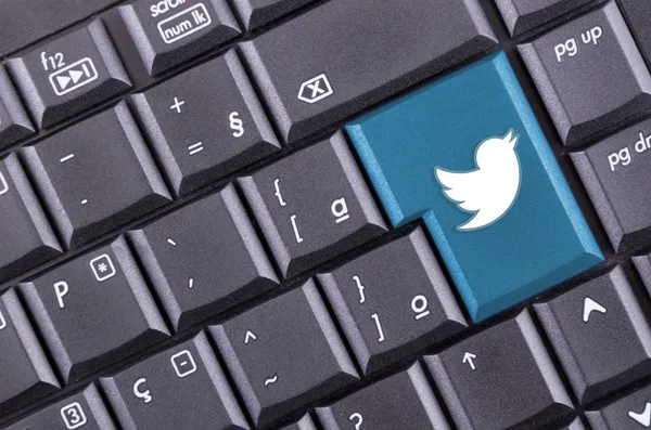 Twitter knop op het toetsenbord van de computer — Stockfoto