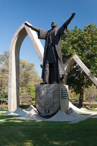 这座纪念碑佩德罗 · 阿尔瓦雷斯在巴西圣保罗的卡布拉尔. — 图库照片