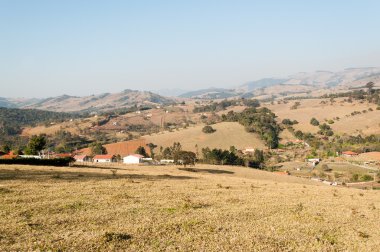 dağların arasındaki vadi 