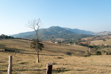 dağların arasındaki vadi 