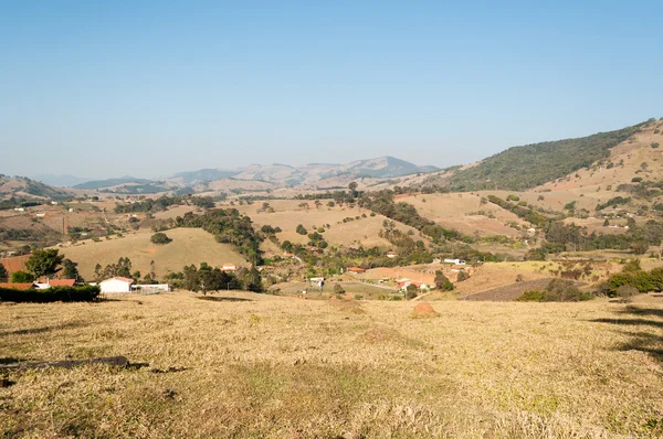 Vallée entre les montagnes — Photo