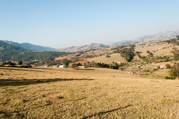 Vale entre as montanhas — Fotografia de Stock