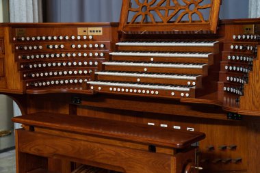 Kilisedeki Boru Organı Klavyeleri