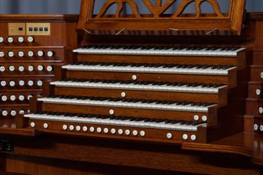 Kilisedeki Boru Organı Klavyeleri