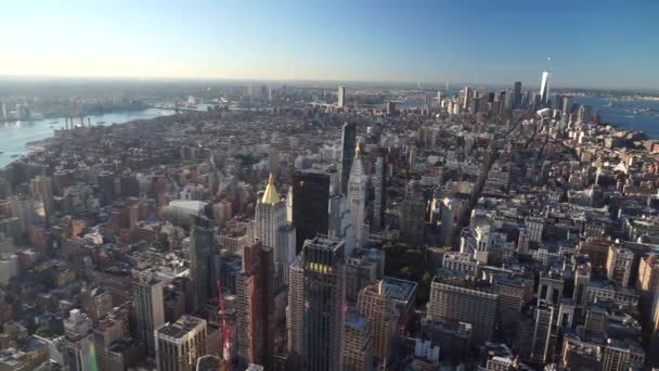 Flygbild över New Yorks skyline, Manhattan — Stockvideo