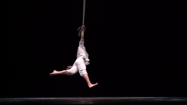 Muscular Circus Artist Perform Aerial Straps Black Background Movement Strength — Vídeos de Stock