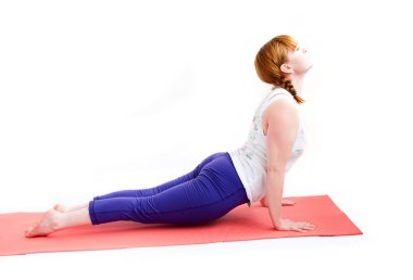 Orta yaşlı kadın egzersiz yoga