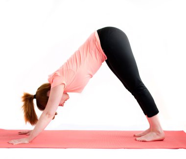 Orta yaşlı kadın egzersiz yoga