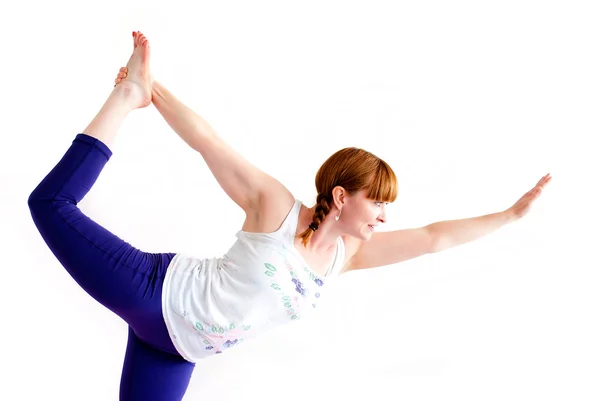 Mellersta åldern kvinna träning yoga — Stockfoto