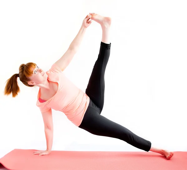 Donna di mezza età esercizio yoga — Foto Stock