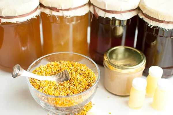 Μέλι, μελισσοκομικά προϊόντα — Φωτογραφία Αρχείου
