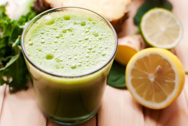 sağlıklı yeşil Detoks suyu